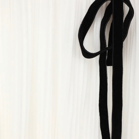 NWT Stunning White Pleated Tiered Midi Dress - Picture 4 of 8